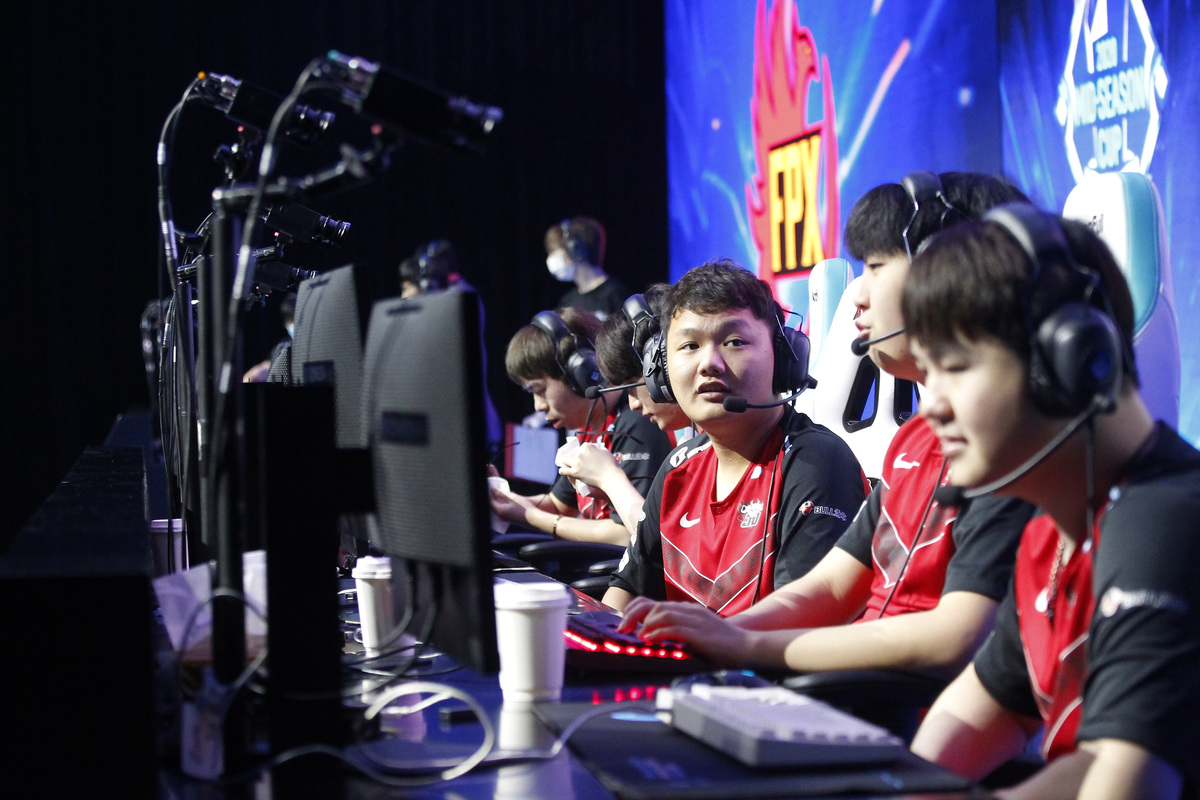 BLG力克EDG,Ming团战一打五焦点之战八强赛,留下经典瞬间 BLG力克EDG,Ming团战一打五焦点之战八强赛,留下经典瞬间