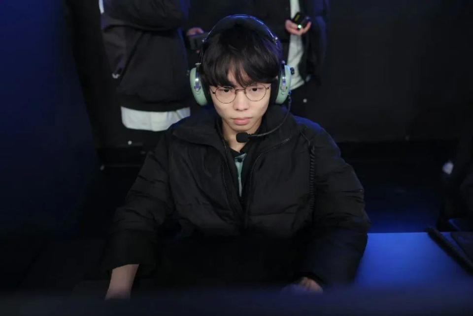 DRX碾压JDG,Bin开启传奇时刻宿敌对决成都决赛之夜,锁定晋级资格的简单介绍 DRX碾压JDG,Bin开启传奇时刻宿敌对决成都决赛之夜,锁定晋级资格的简单介绍