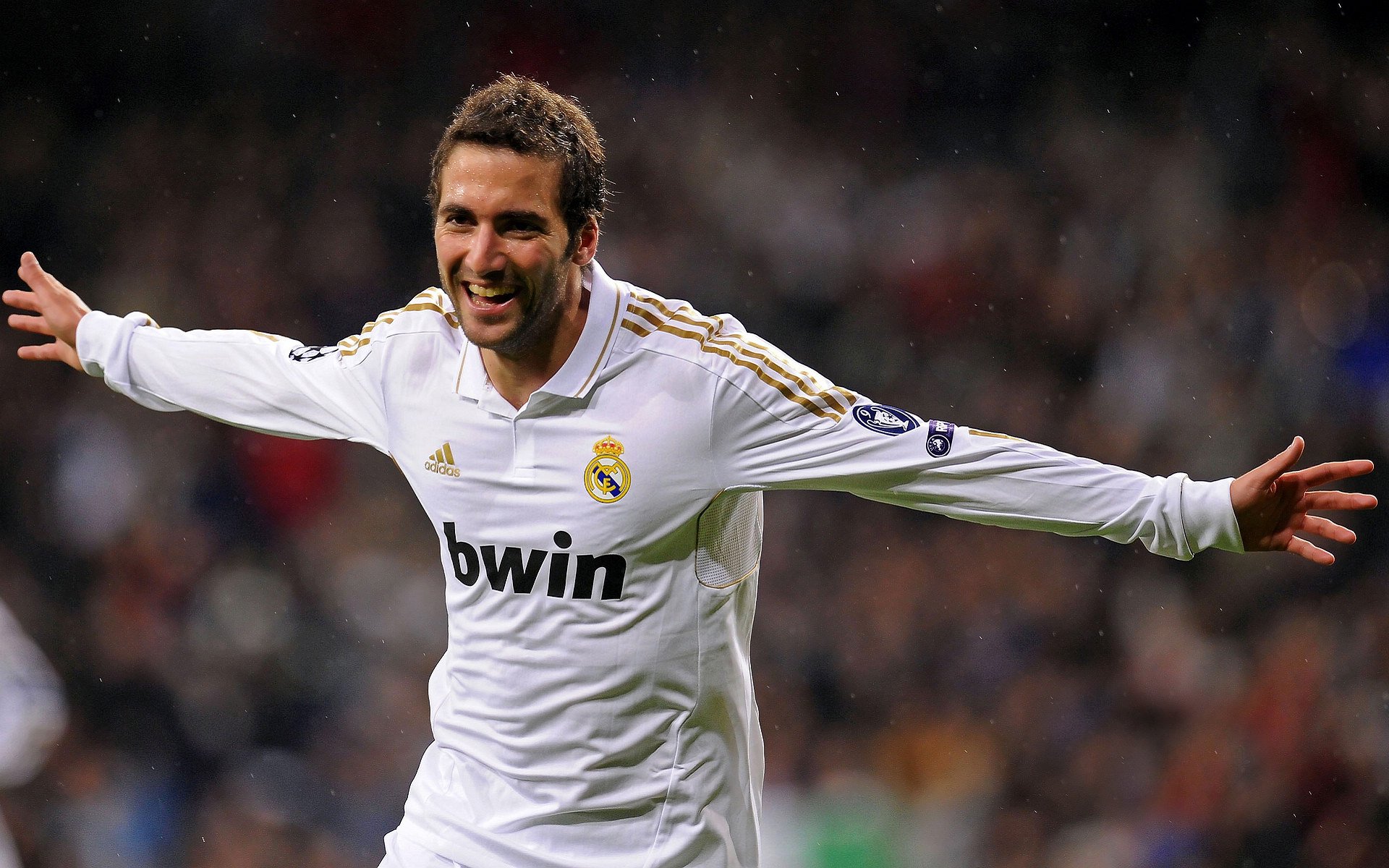 绝境之王!C罗单骑救主导演逆转,比利亚雷亚尔窒息一节击沉摩纳哥